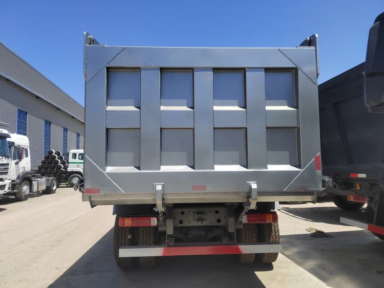 Reman Sinotruk Howo 8x4 Tipper Truck 4 Reman 8x4 Truck Howo Euro II Euro III 40 Ton Tipper for Sale
