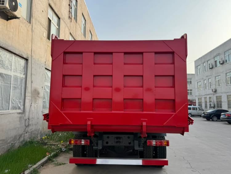 Reman Sinotruk Howo 371 8x4 Tipper Truck 5 Reman 8x4 Tipper Sinotruk Howo 371 20 Cubic Truck for Sale