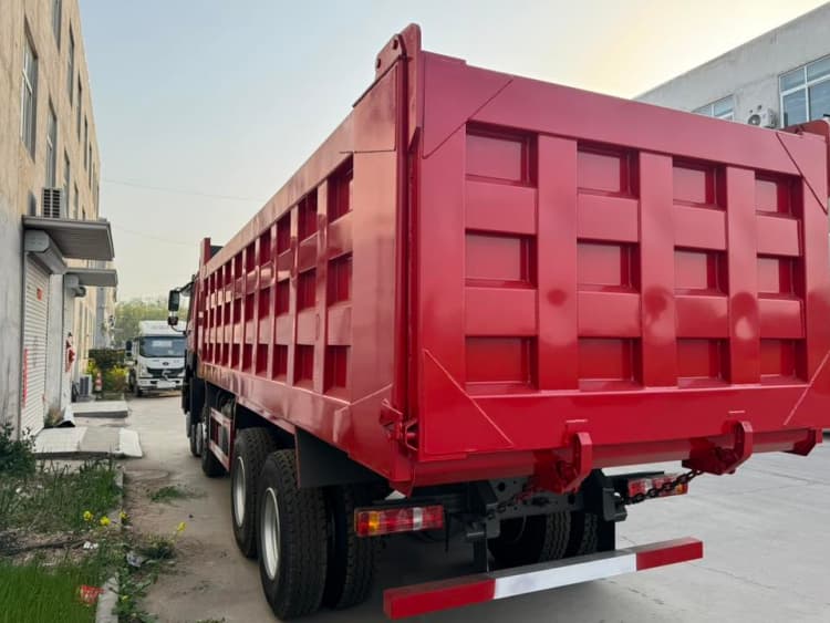 Reman Sinotruk Howo 371 8x4 Tipper Truck 6 Reman 8x4 Tipper Sinotruk Howo 371 20 Cubic Truck for Sale